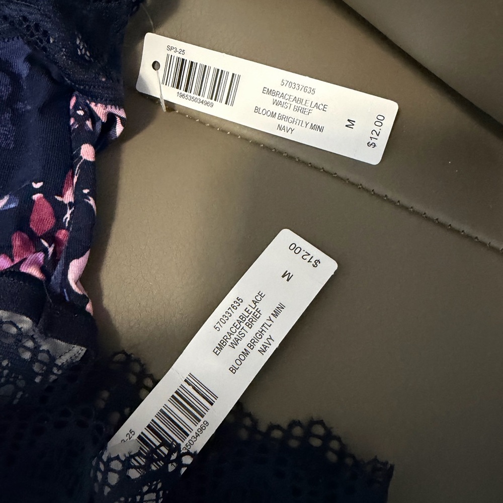 BNWT LOT OF 4 SOMA EMBRACEABLE SUPER SOFT ENCHANTING LACE BRIEFS NAVY MEDIUM (M) - Picture 6 of 14